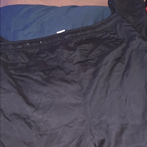 Drawstring warm-ups - Picture 3 of 3